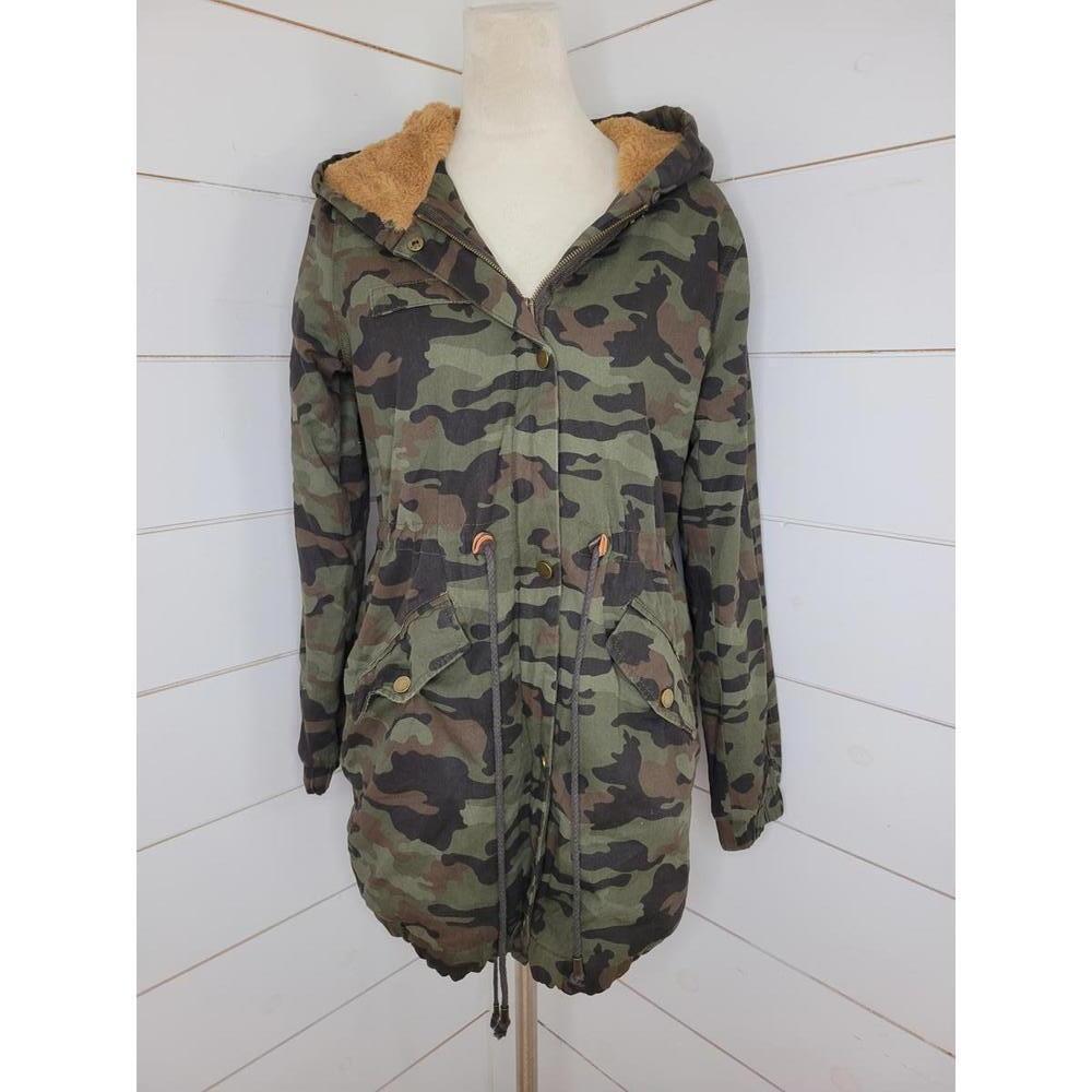 Lucky Brand small green camouflage hooded coat with brown faux fur insides